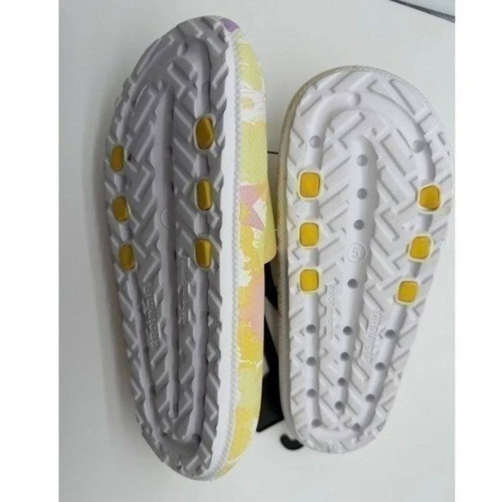 Pokémon Pikachu Slides Sandals – Size 5 – Yellow & Pink Star Design 0074